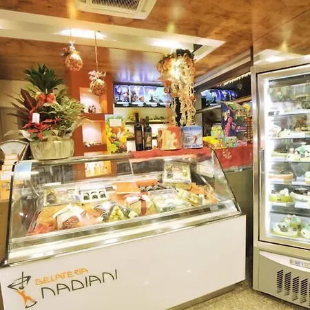 艾尔博格罗马涅酒店 酒店