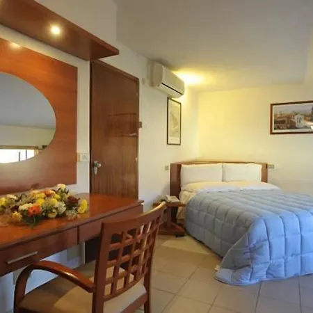 艾尔博格罗马涅酒店 酒店