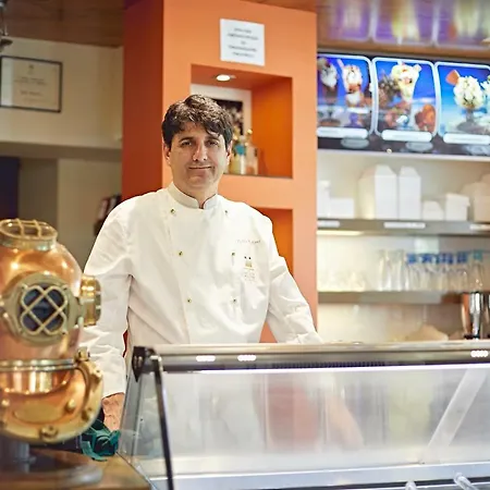 艾尔博格罗马涅酒店 2*